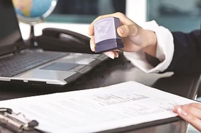 Khắc con dấu công ty giúp việc