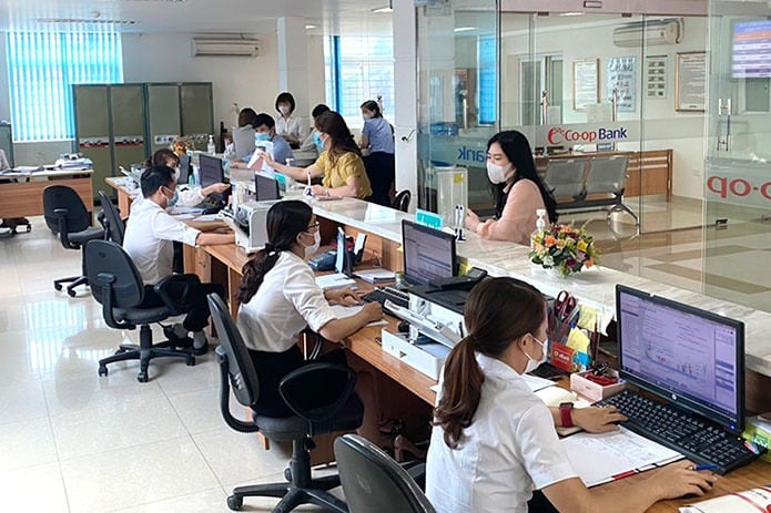 Nộp hồ sơ đăng ký mở công ty BDS