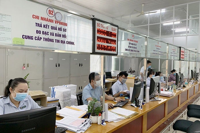 Nộp hồ sơ đến cơ quan có thẩm quyền