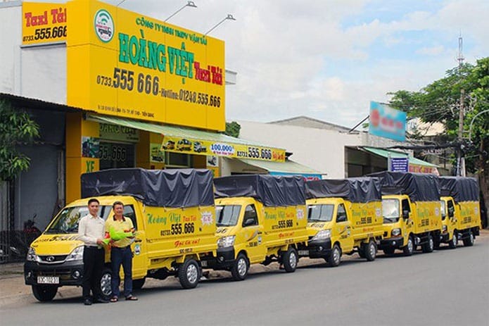 Treo bảng hiệu công ty vận tải