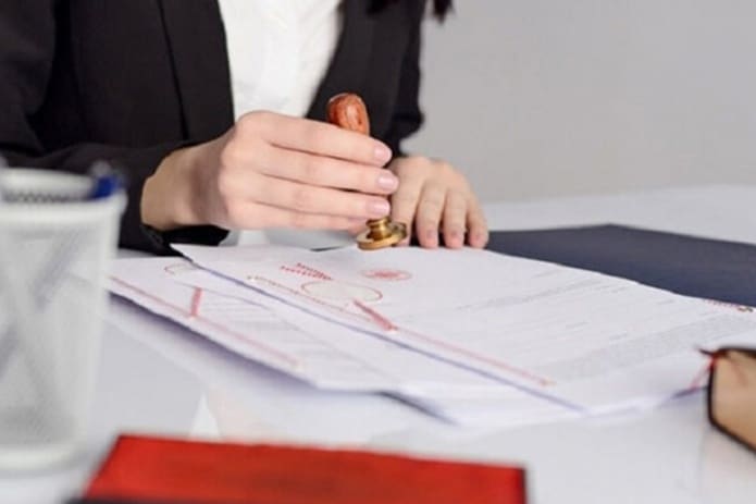 công chứng hợp đồng chuyển nhượng quyền sử dụng đất