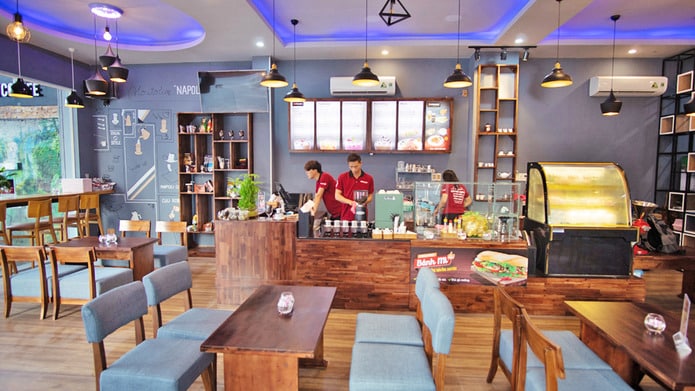có mặt bằng đẹp nên kinh doanh quán cà phê