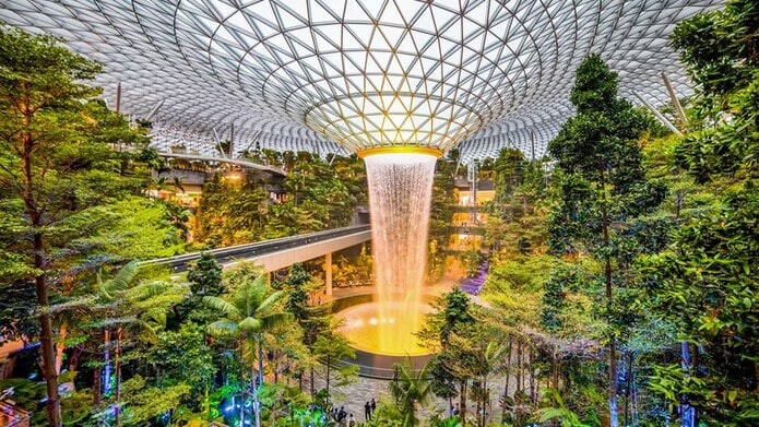 Địa điểm sống ảo ở Singapore - HSBC Rain Vortex