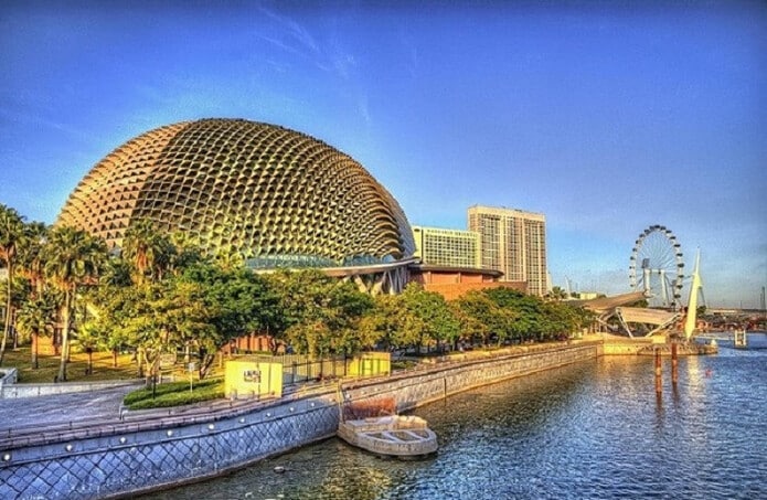 Địa điểm sống ảo ở Singapore - Nhà hát Sầu Riêng Esplanade