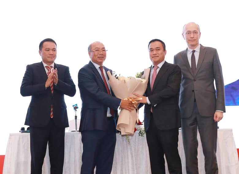 Chặng đường khởi nghiệp của ông Hồ Hùng Anh