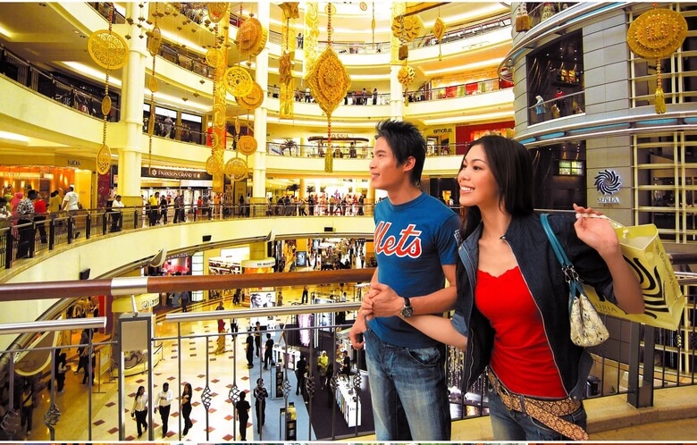 Mua quần áo làm quà du lịch Singapore