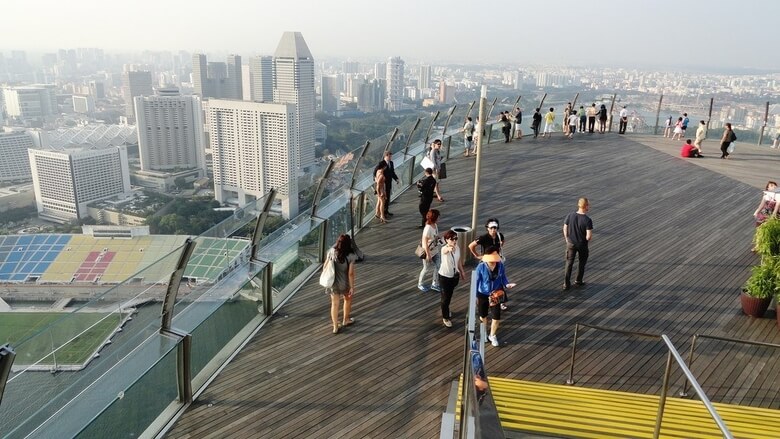 Ngắm thành phố từ đài quan sát Marina Bay Singapore