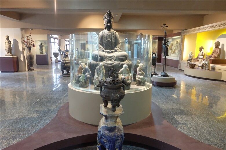 Tầng 3 chùa Răng Phật