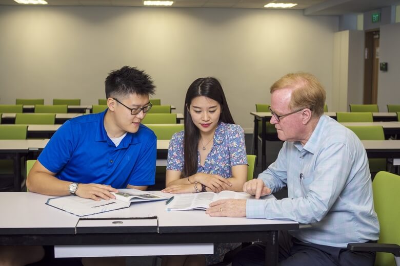 Thủ tục nhập học đơn giản