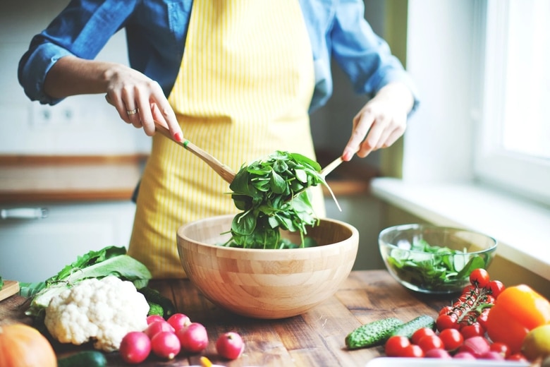 Tự nấu ăn thay vì ăn ngoài