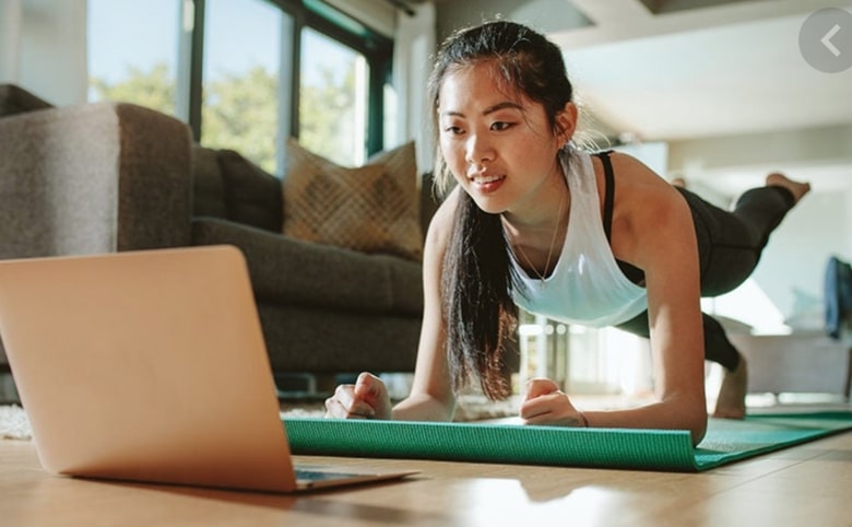 Giáo viên dạy yoga online