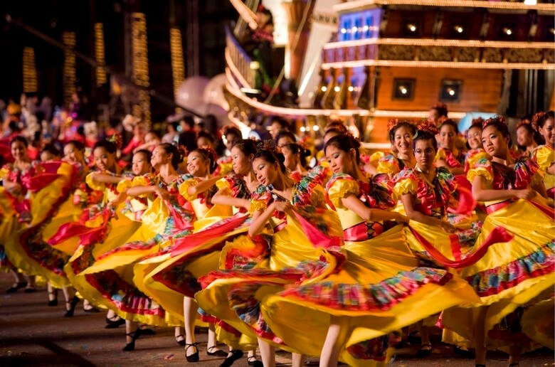 Lễ hội hóa trang đường phố