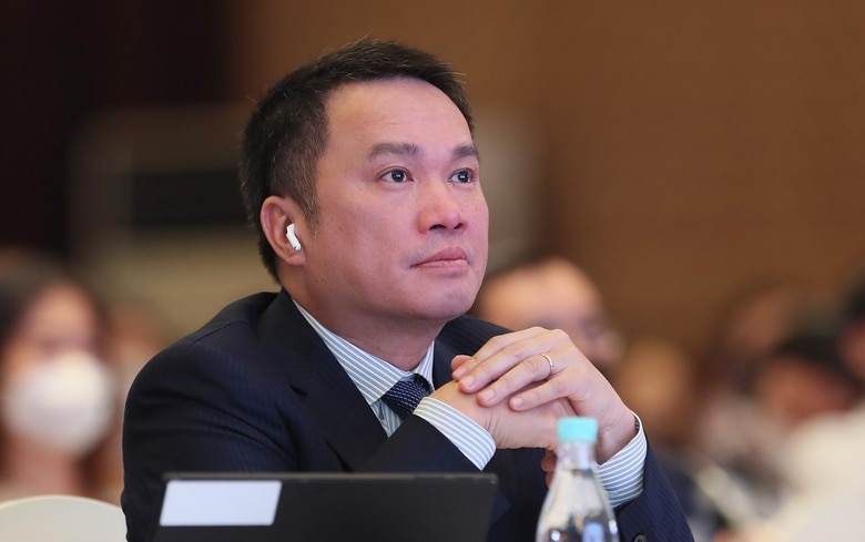 Tỷ phú Hồ Hùng Anh