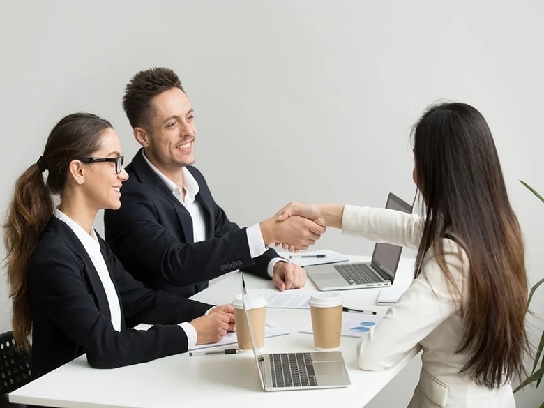 Đáp ứng trình độ ngoại ngữ