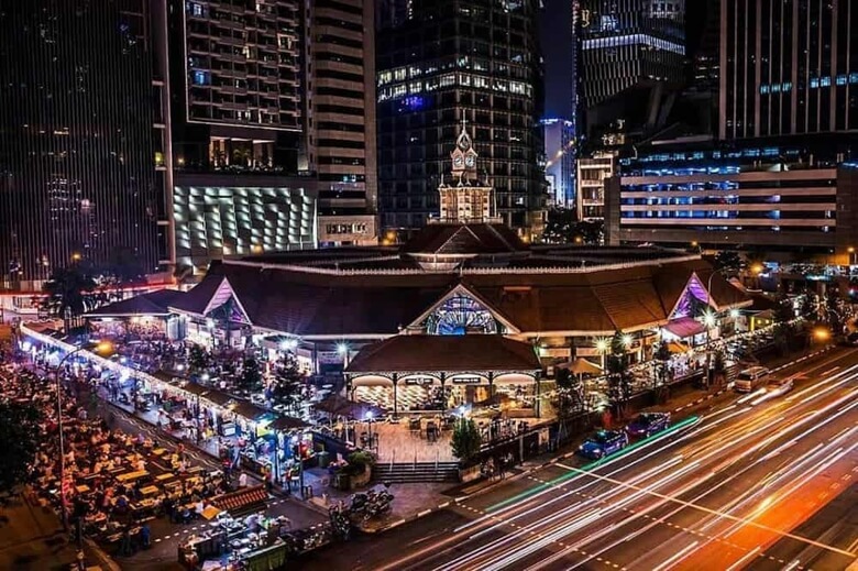 Phố ẩm thực Lau Pa Sat về đêm