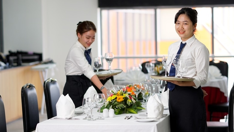 Phục vụ nhà hàng tại Singapore