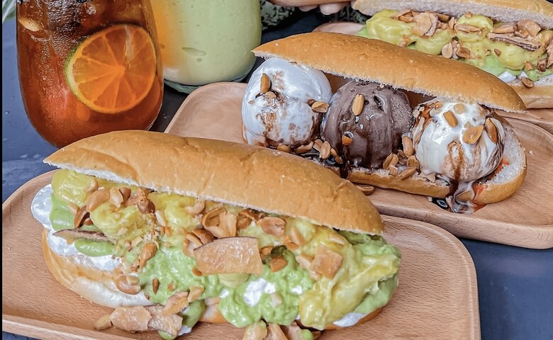 Bánh mì kẹp kem truyền thống