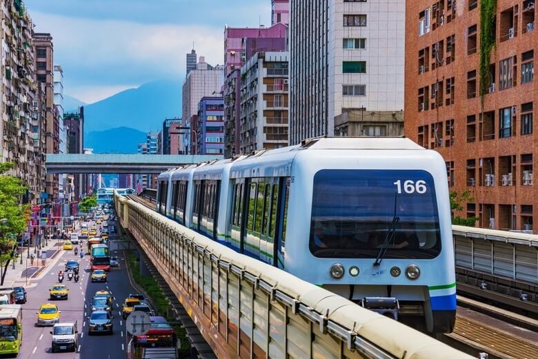 Đến bảo tàng bằng tàu điện ngầm MRT