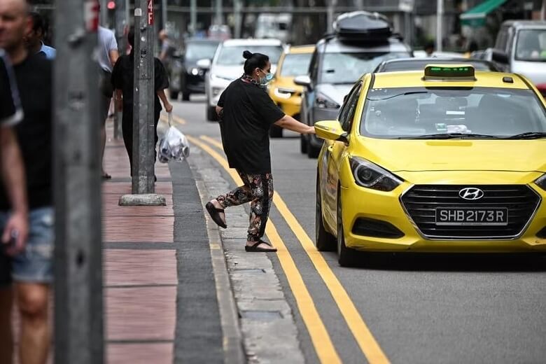 Đến bảo tàng bằng xe taxi