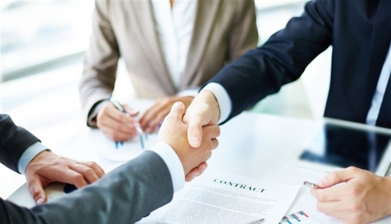 Lưu ý khi thực hiện hợp đồng chuyển nhượng cổ phần